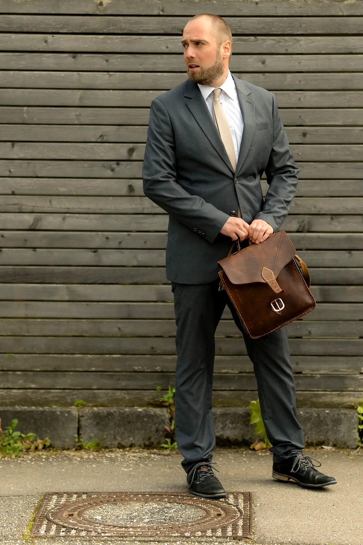 Dominik Berberich, Schauspieler aus Freiburg ZeitweiseZeitreisende Schauspielagentur Baden-Württemberg