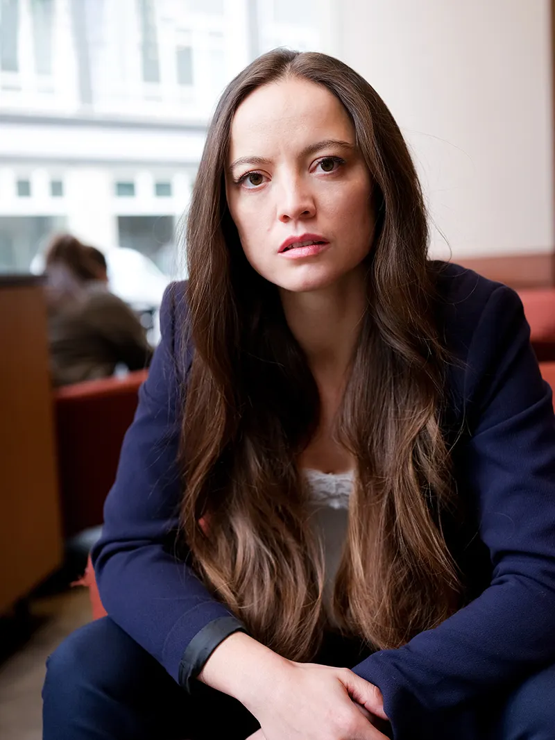 Schauspielerin Theresa Kempf, Ensemble Baden-Württemberg, fotografiert von Janine Guldener.