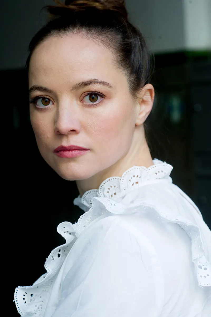 Schauspielerin Theresa Kempf, Portrait — Ensemble ZeitweiseZeitreisende, Baden-Württemberg.